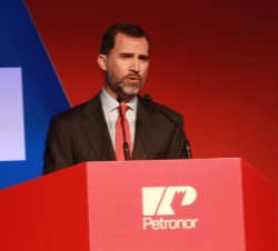El Príncipe de Asturias durante su intervención en el acto de inauguración de la Unidad de Reducción de Fueloil (URF) de Petronor